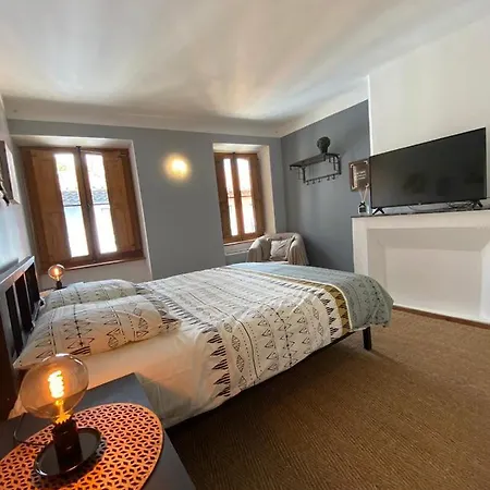 Alojamento de Acomodação e Pequeno-almoço Rooftop Face à La Cité 'rfc'