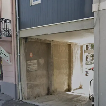 Rooftop Face A La Cite 'rfc' ベッド・アンド・ブレックファスト カルカソンヌ