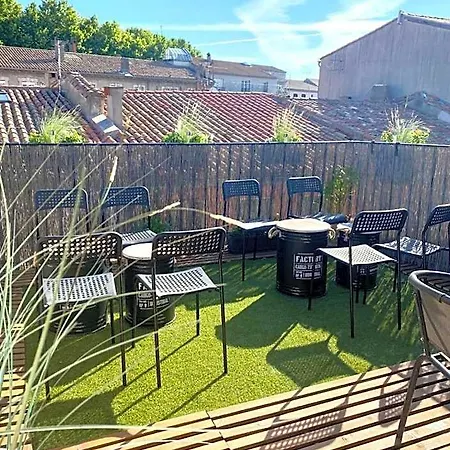Rooftop Face à La Cité 'rfc' Bed & Breakfast 3*