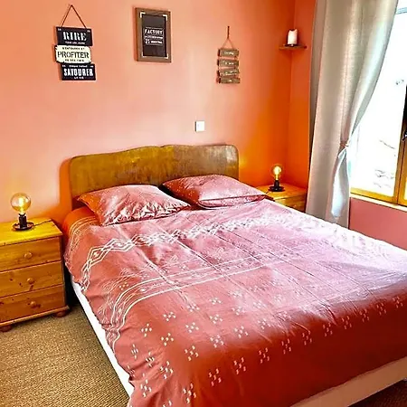 Bed & Breakfast Rooftop Face à La Cité 'rfc' 3*
