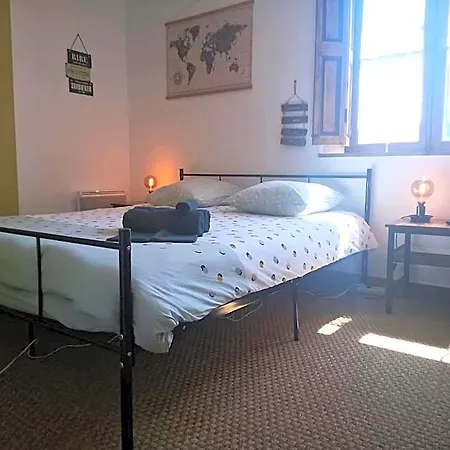 Bed & Breakfast Rooftop Face à La Cité 'rfc' 3*