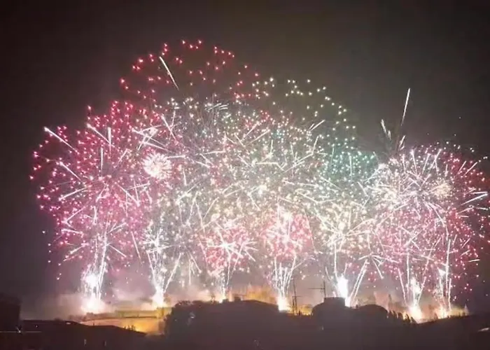 Rooftop Face à La Cité 'rfc' Alojamento de Acomodação e Pequeno-almoço